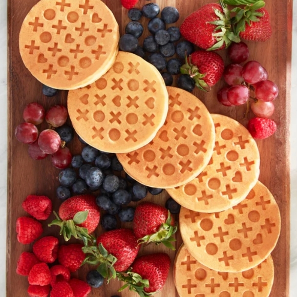 Dash Mini Waffle Maker - Picture 5 of 8